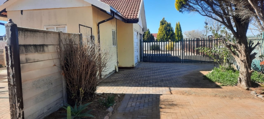 3 Bedroom Property for Sale in Odendaalsrus Free State